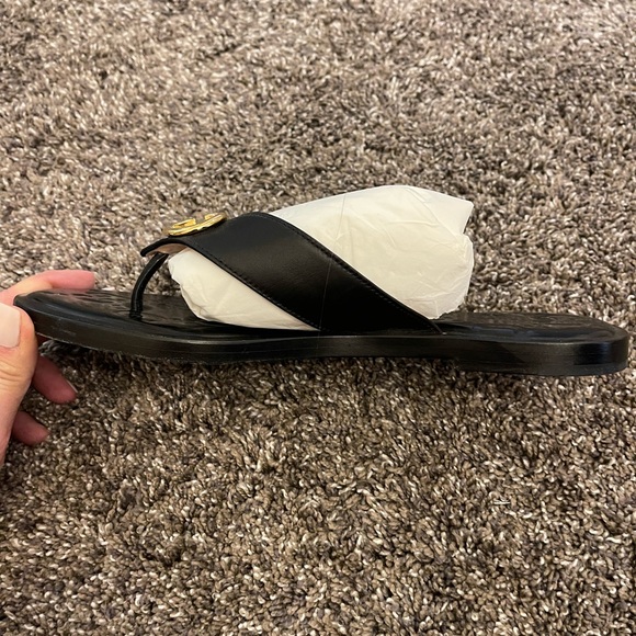 Women’s Gucci Flip Flops - Picture 13 of 15